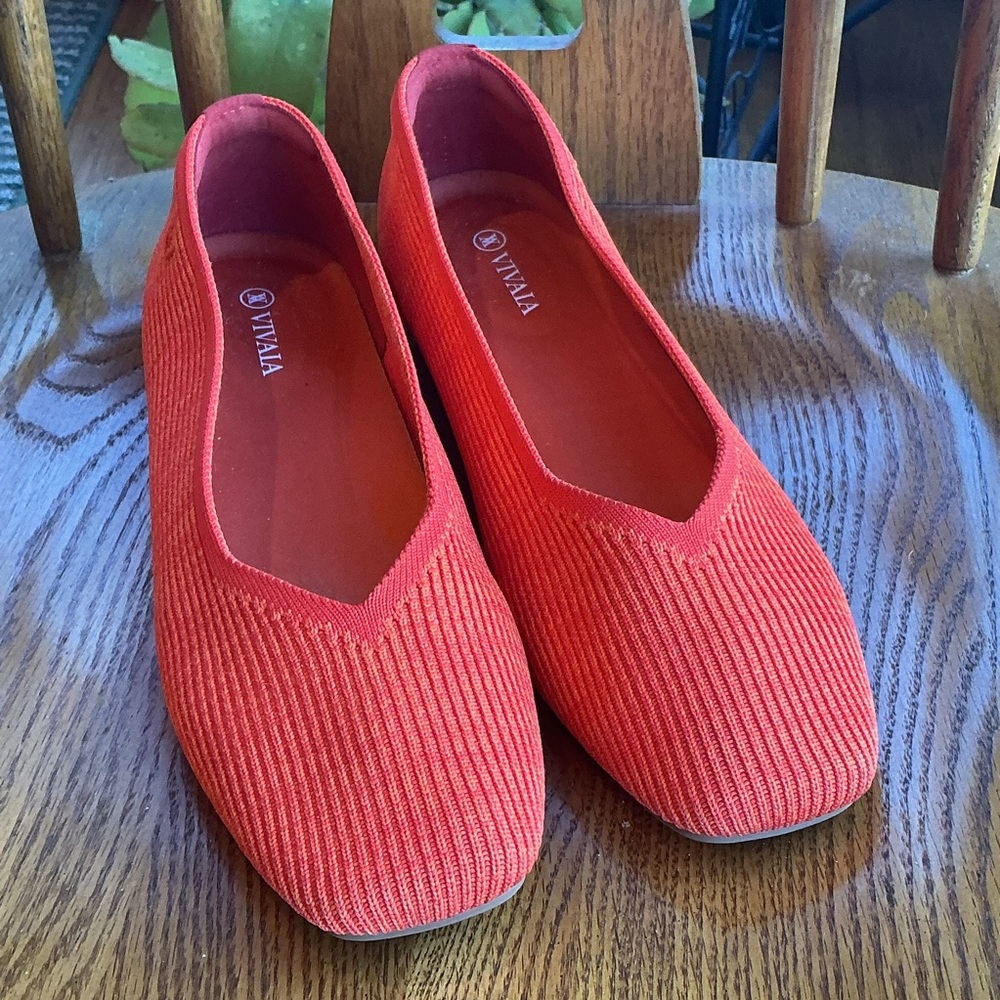 Vivaia Margot 2.2 Square-Toe-V-Cut Flats Citrus Orange Size EU 42